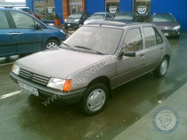 Peugeot 205