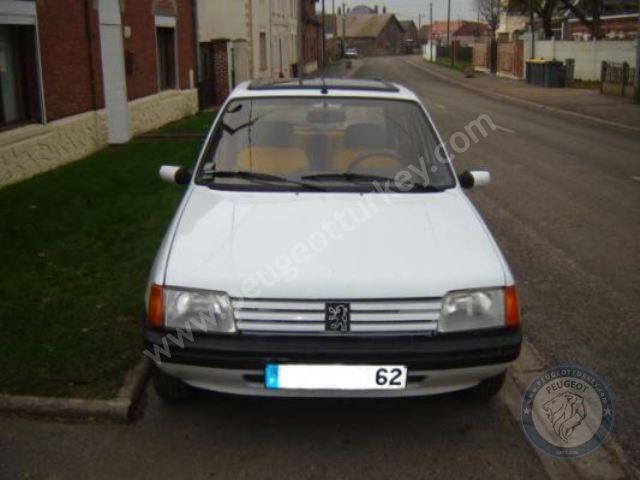 Peugeot 205