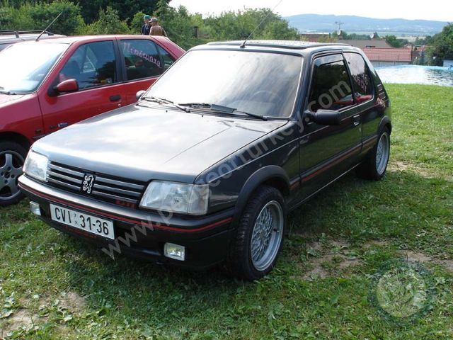 Peugeot 205