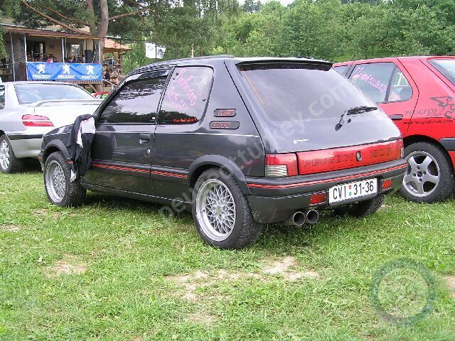 Peugeot 205