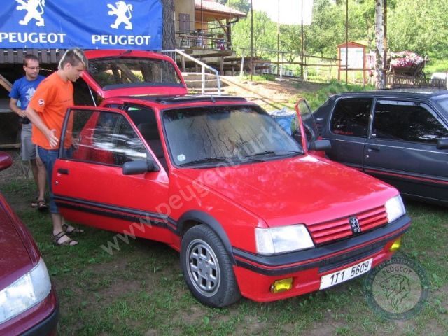 Peugeot 205