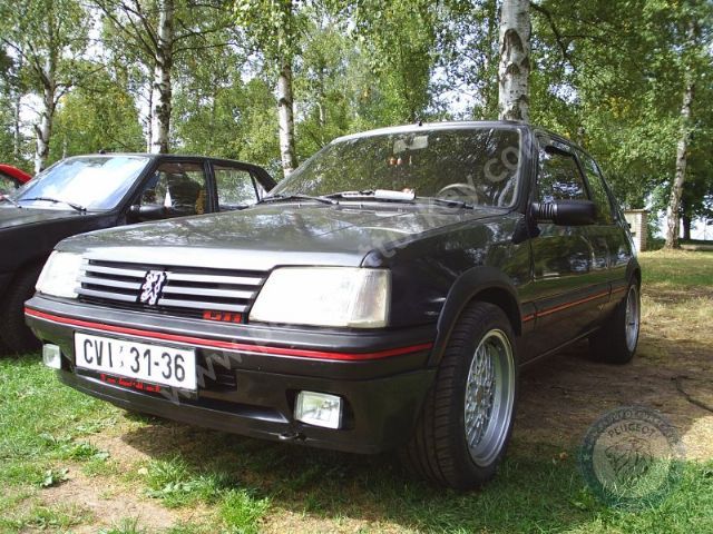 Peugeot 205