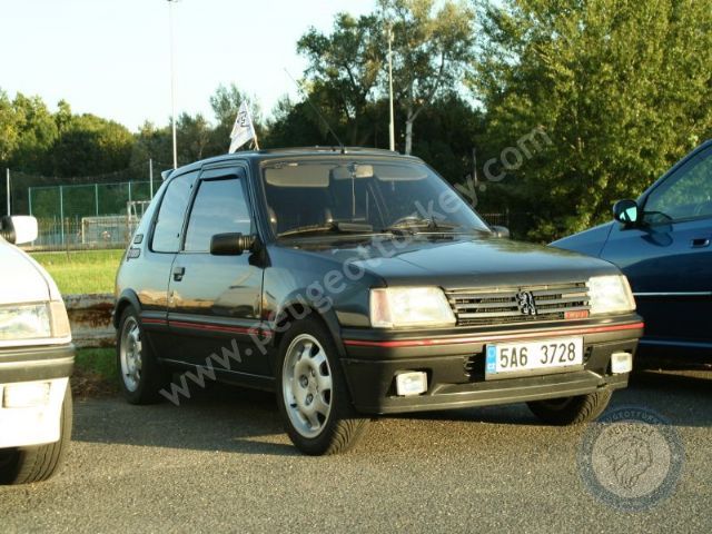 Peugeot 205