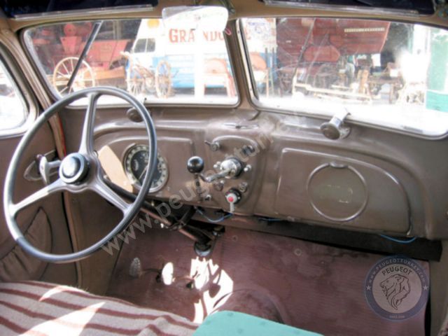 Peugeot 402