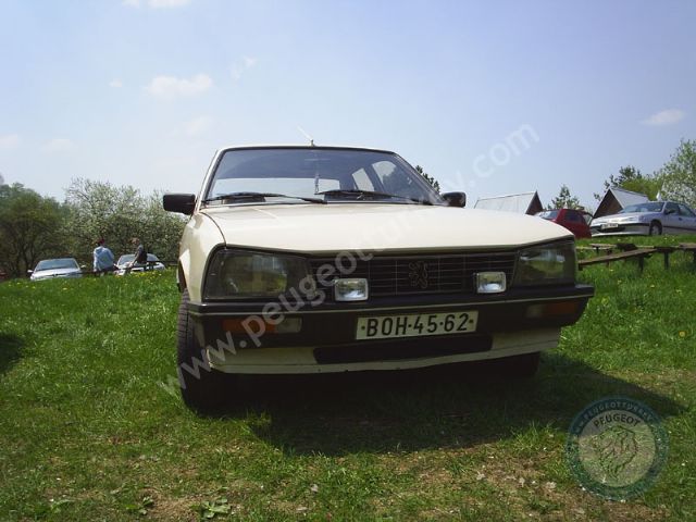 Peugeot 505